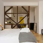 Yellow U - Pantone Chiado Studio
